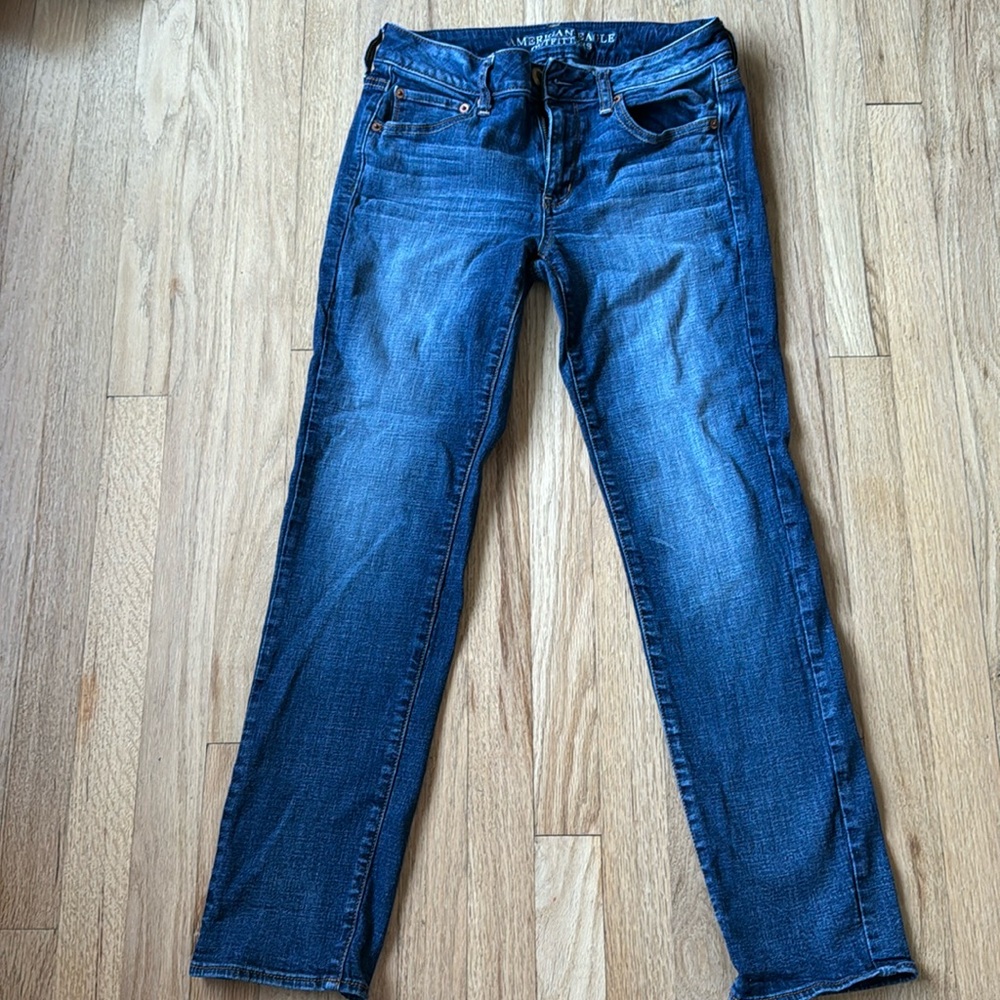 Women’s American Eagle straight super stretch jeans